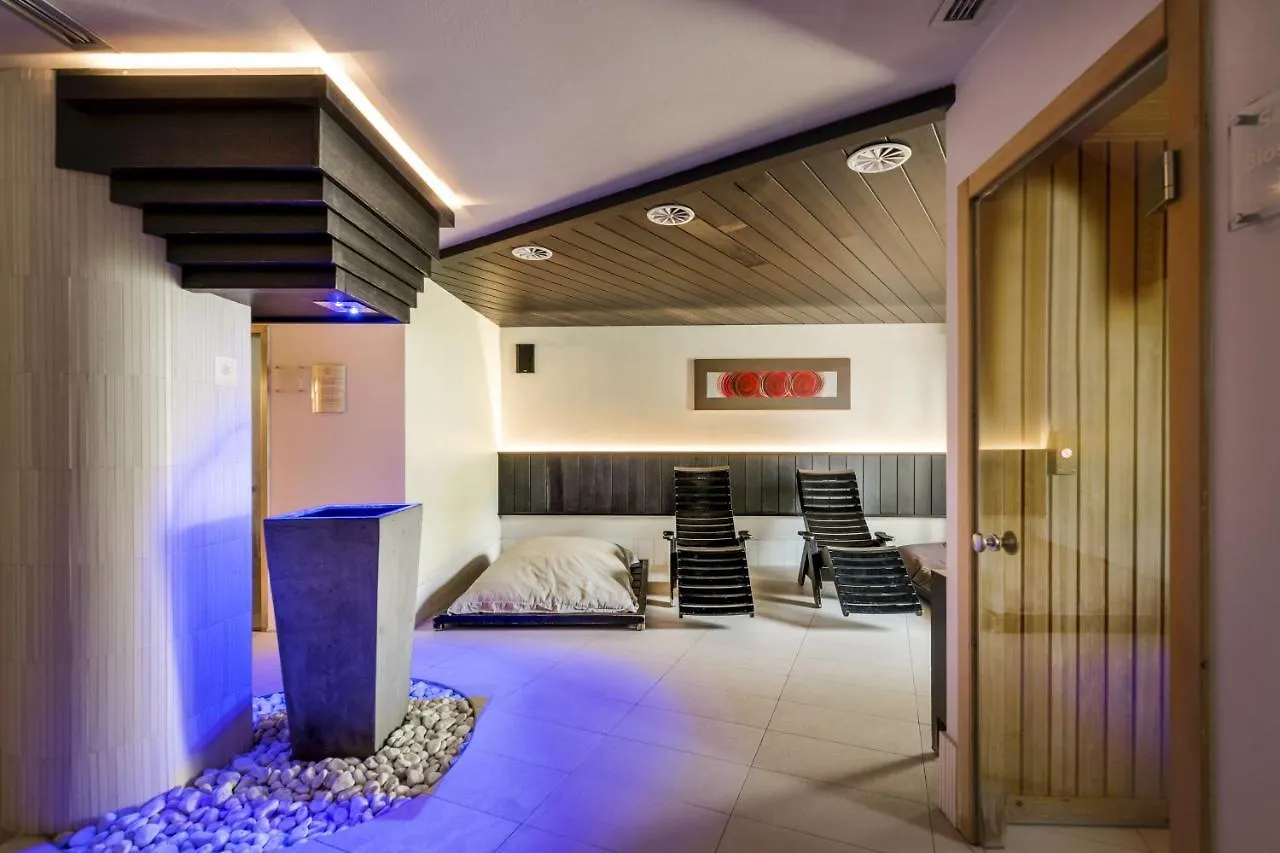 Miramonti Park Hotel بورمْيو 4*,  إيطاليا