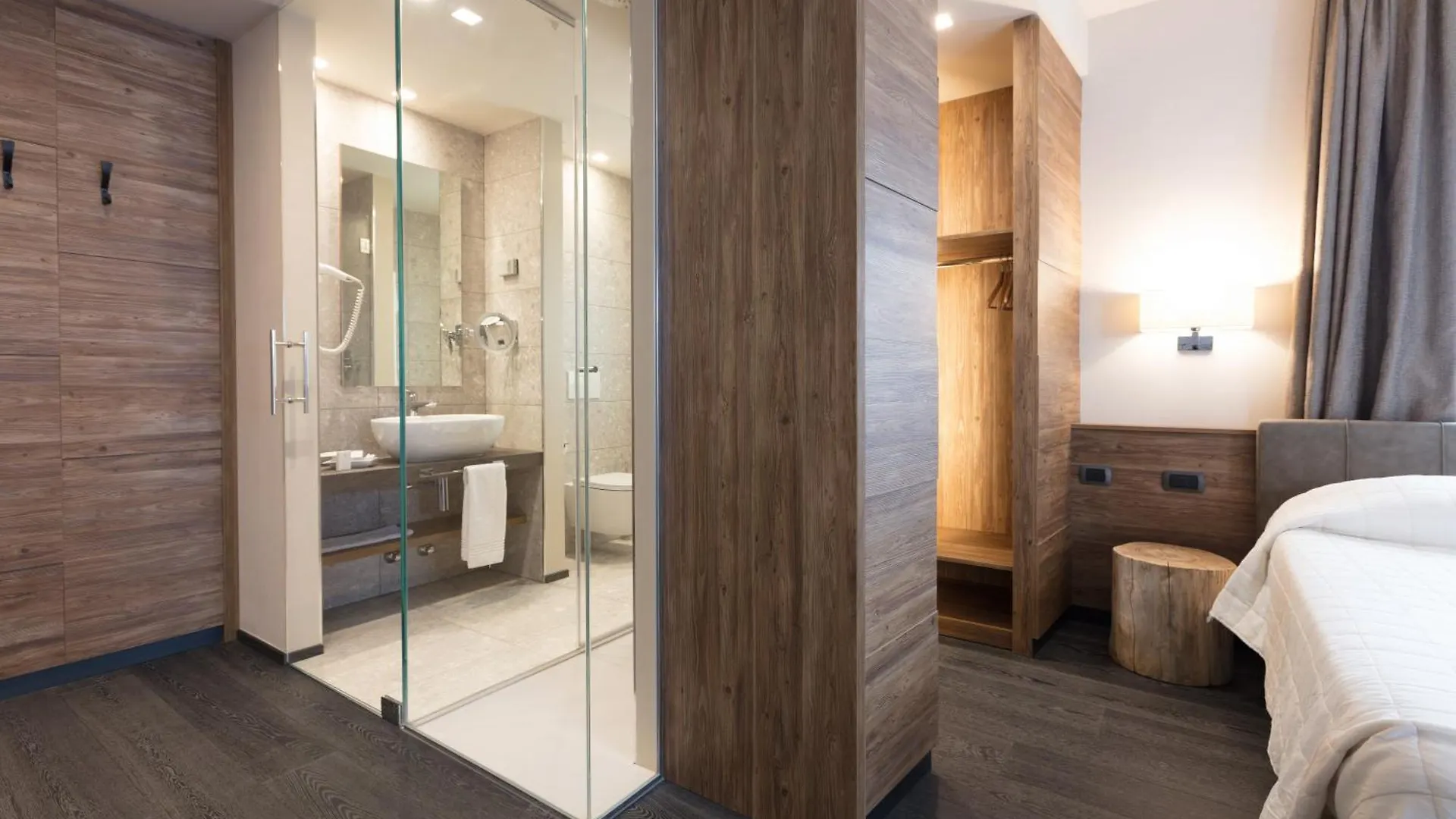 Miramonti Park Hotel بورمْيو 4*,