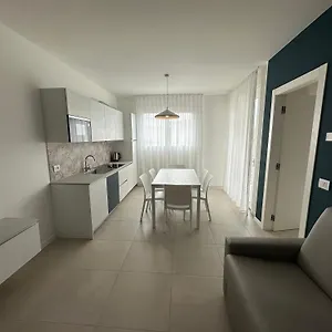 https://new-charming-apartaments.hotelinveneto.com
