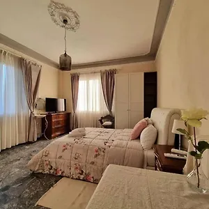 Le Rose Di Paola Couette-café